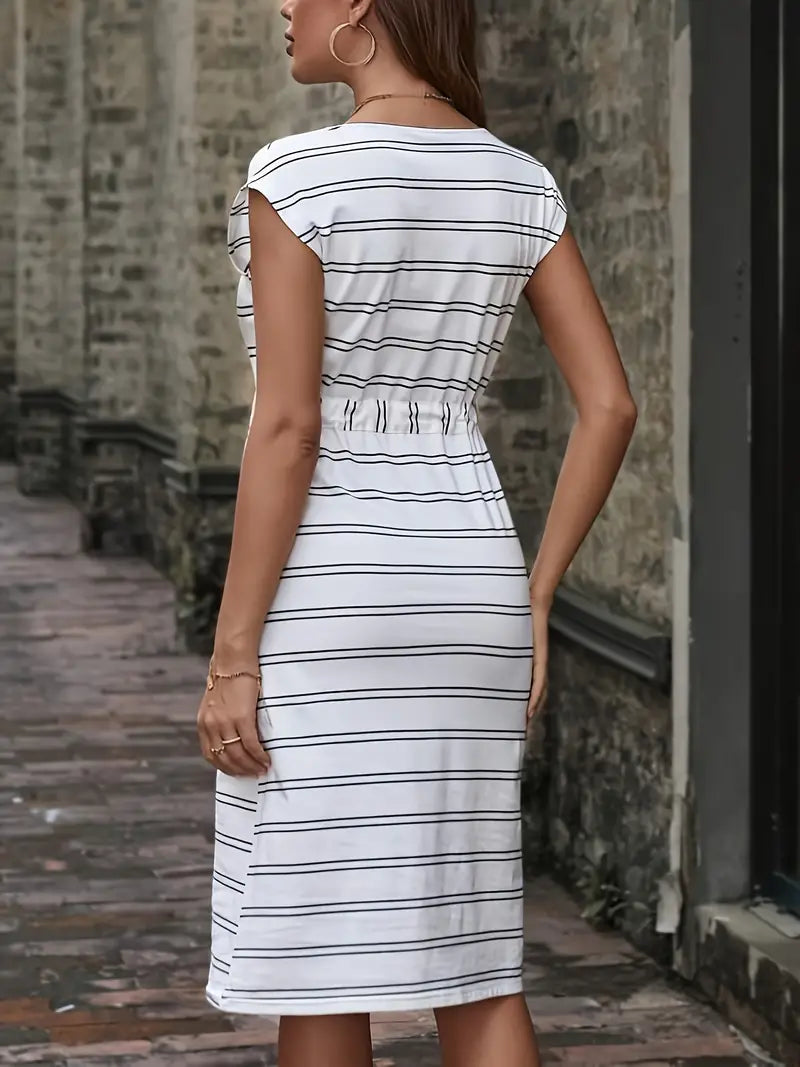 Ava - gestreepte jurk met ronde hals en print