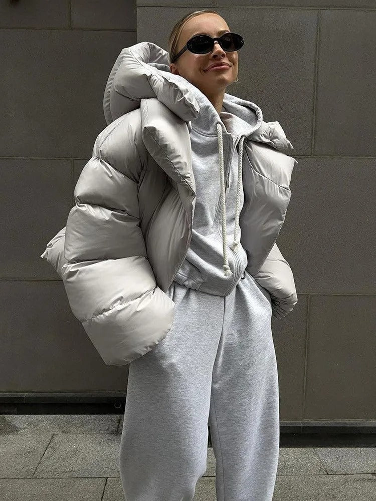 Gewatteerde damesjas met capuchon - warm donsjack in een kort model