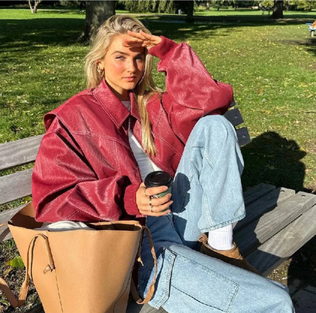 Vera - trendy rood oversized pasvorm dames jasje