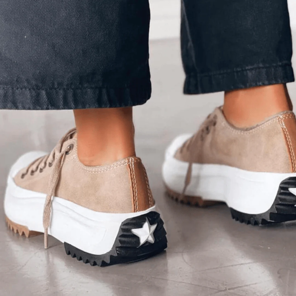 Platform sneakers met moderne details voor dames