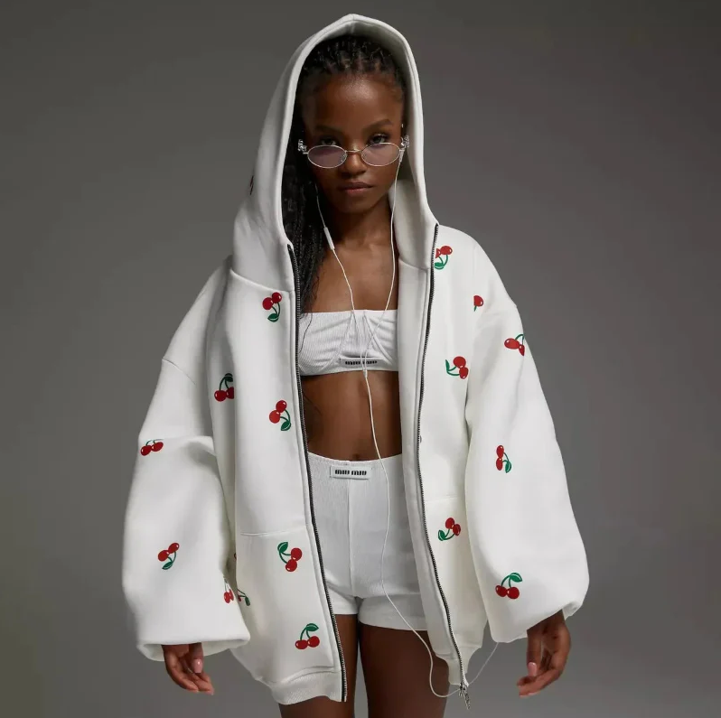 Kyra | wit damesjack met kersenmotief