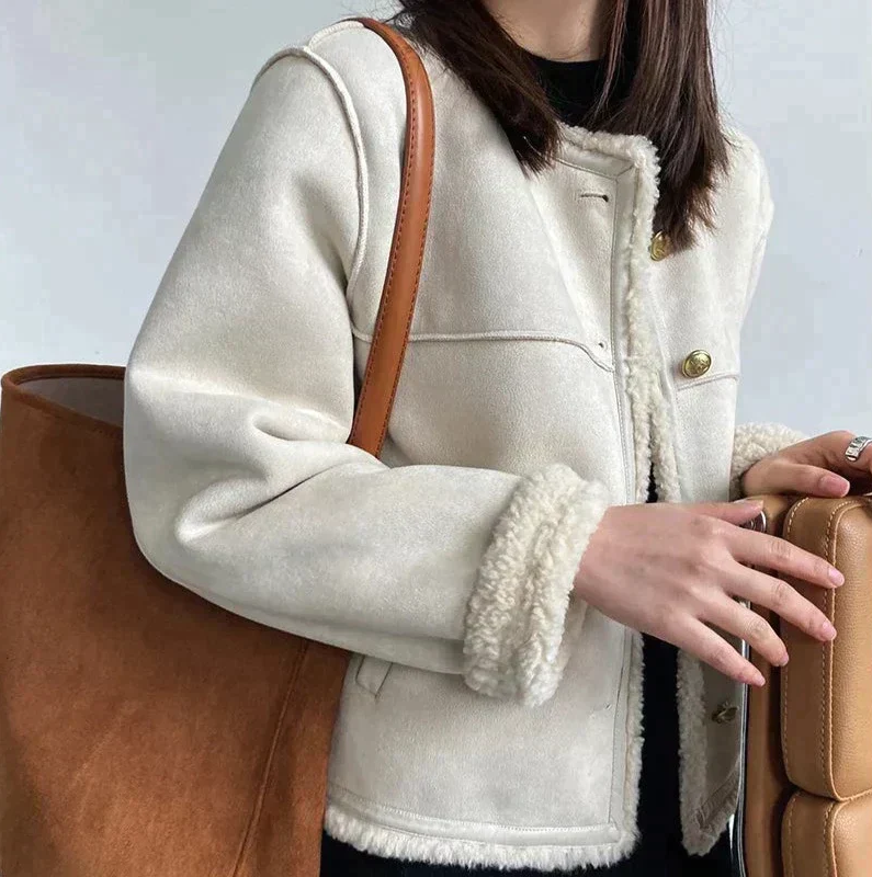 Suède damesjack met een elegante pasvorm