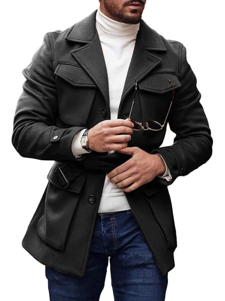 Wollen herenjas met meerdere zakken en vetersluiting
