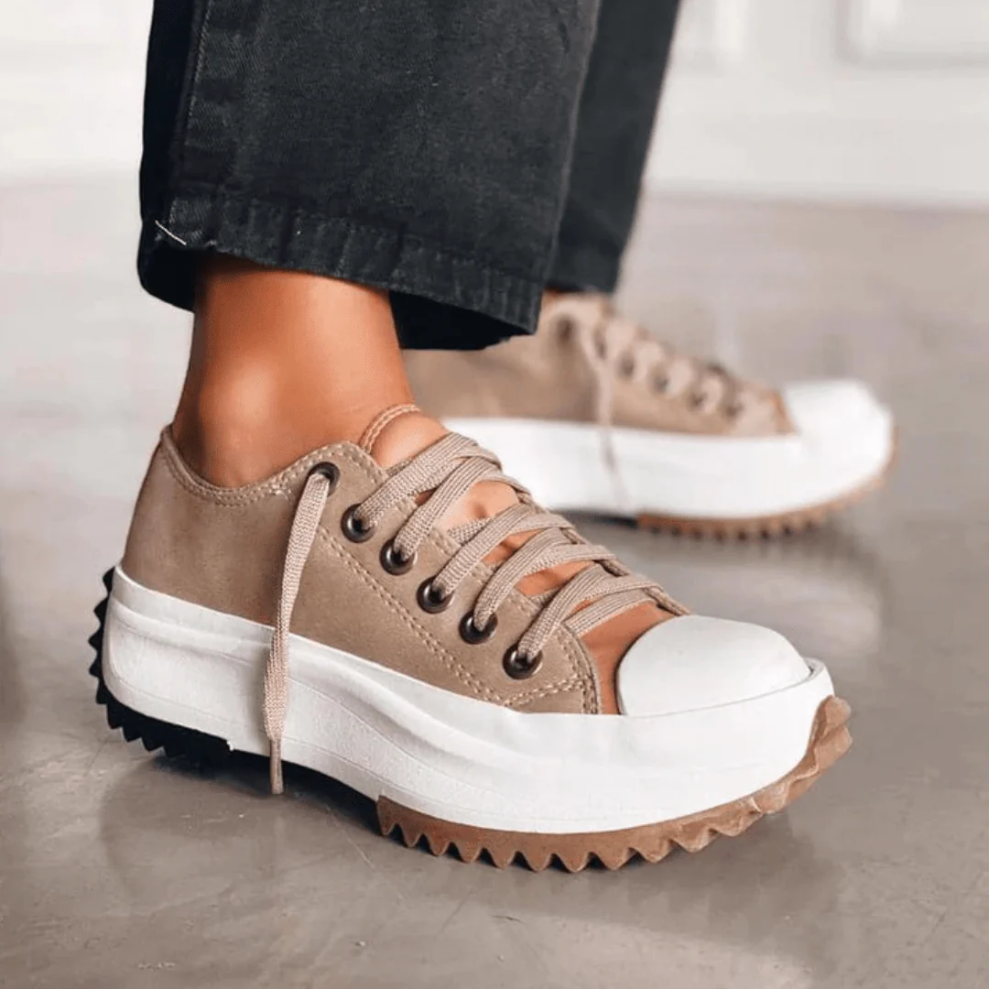 Platform sneakers met moderne details voor dames