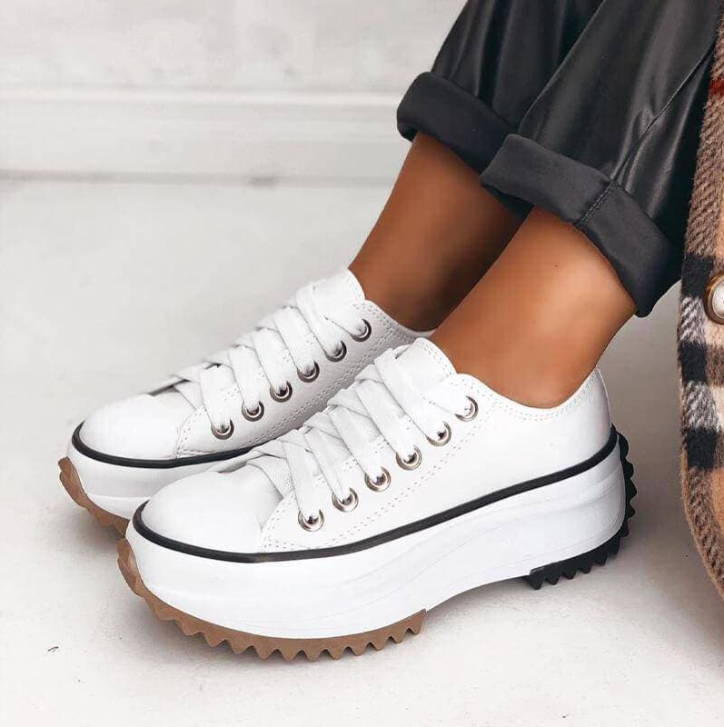 Platform sneakers met moderne details voor dames