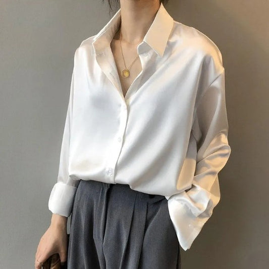 Airlea – elegante satijnen blouse met lange mouwen