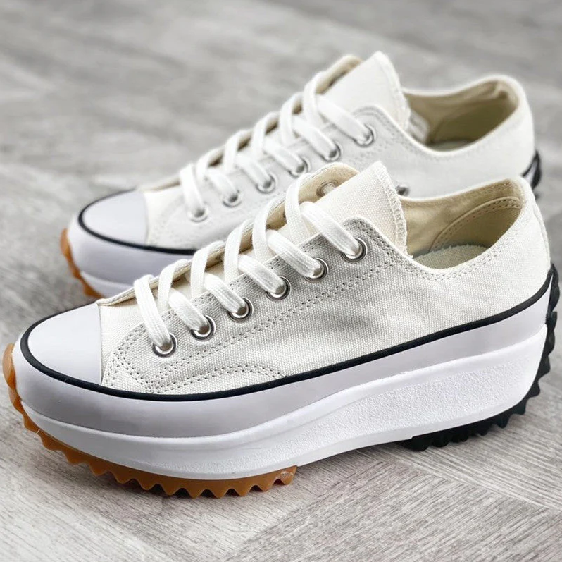 Platform sneakers met moderne details voor dames