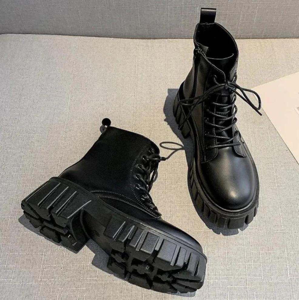 Venetia - dames veterlaarzen met robuuste zool