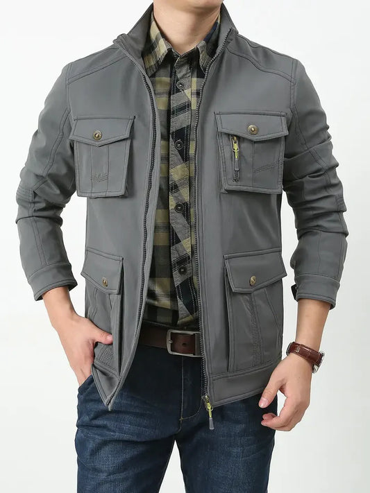 Robuust en weerbestendig heren outdoorjack van nylon