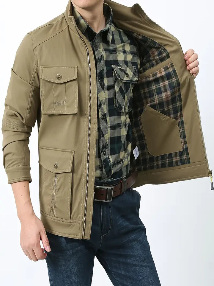 Robuust en weerbestendig heren outdoorjack van nylon