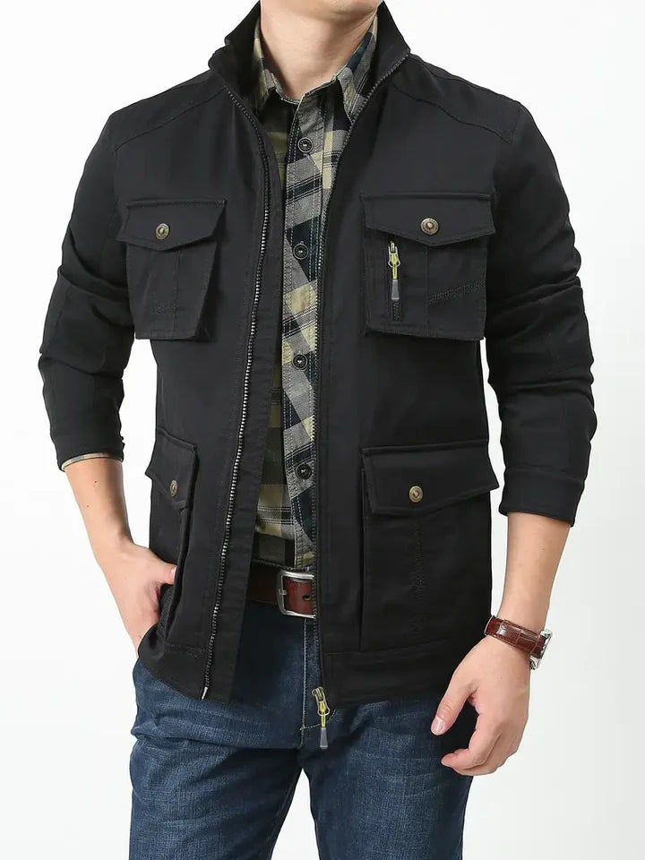 Robuust en weerbestendig heren outdoorjack van nylon