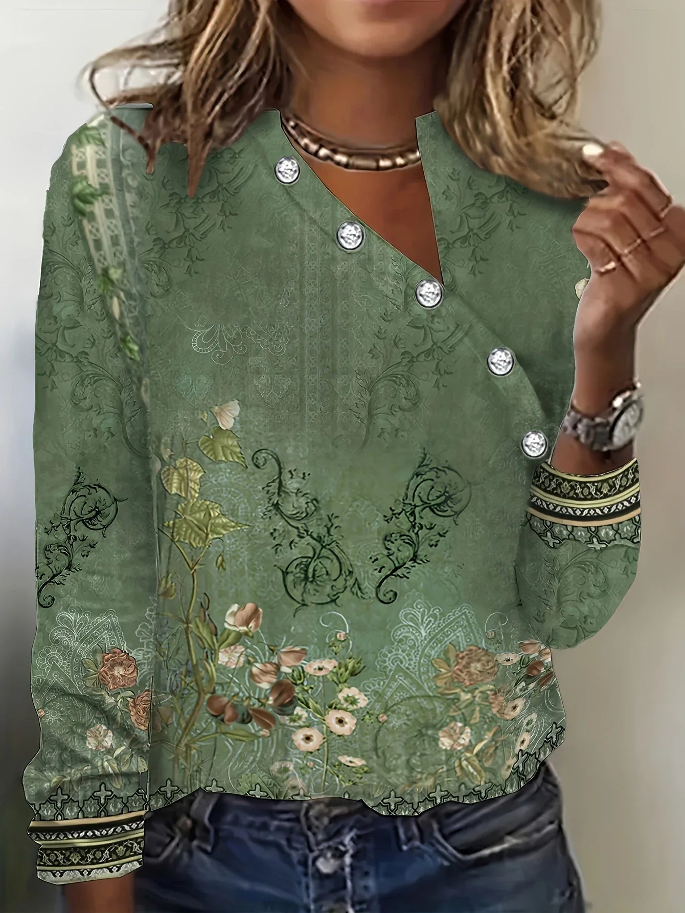 Heidi | t-shirt met bloemenpatroon en asymmetrische halslijn