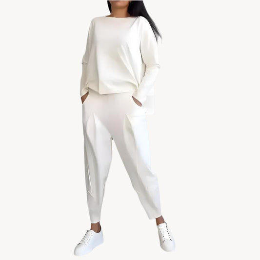 Ilse - elegant tweedelig vrijetijdspak voor dames in effen design