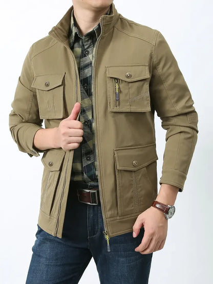Robuust en weerbestendig heren outdoorjack van nylon