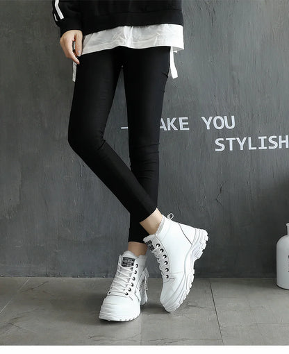 Winterlaarzen pluizig en met veters voor dames