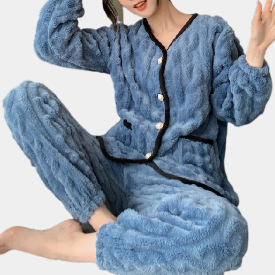 Schattige en comfortabele tweedelige damesoutfit