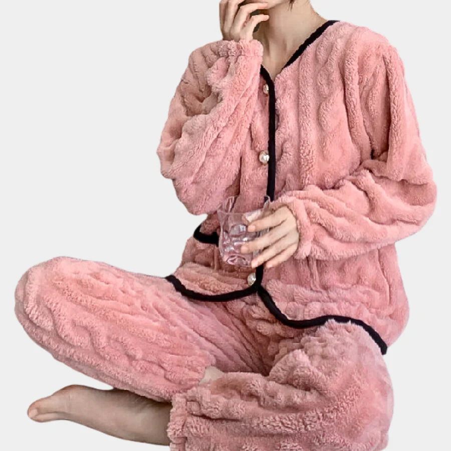 Schattige en comfortabele tweedelige damesoutfit