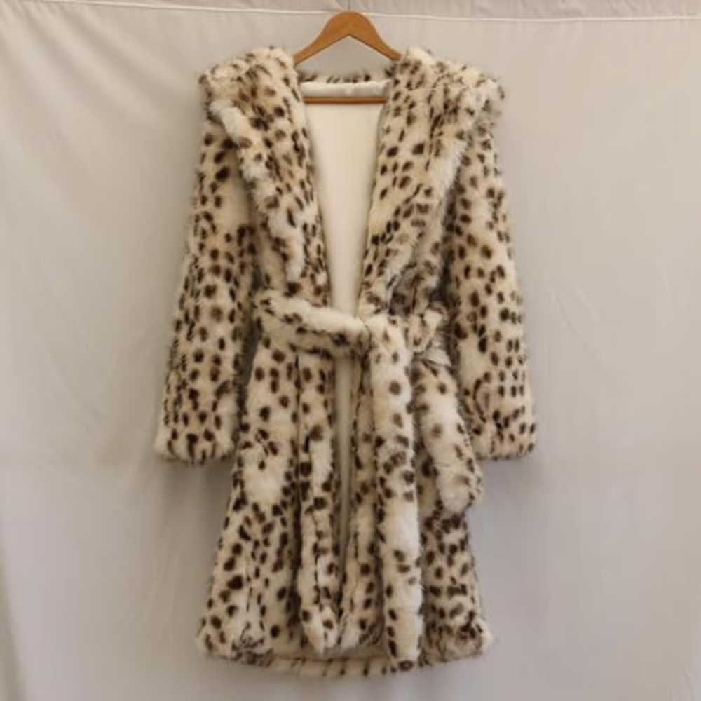 Rebecca - luxe en zorgeloze fluffy damesjas met capuchon