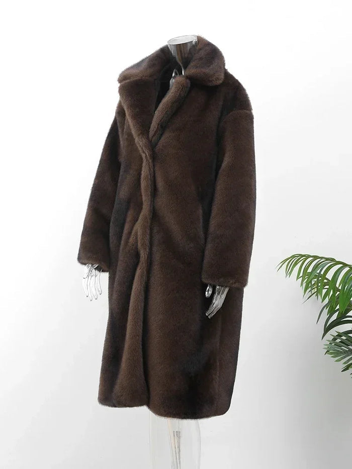 Emilia luxe lange jas van imitatiebont
