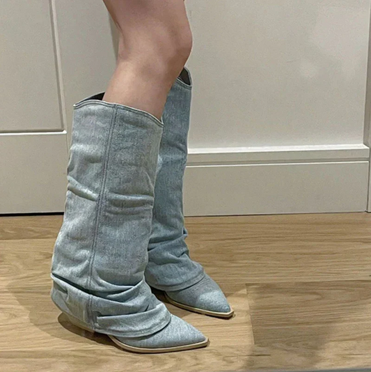 Modieuze denim knielaarzen met een trendy look voor dames