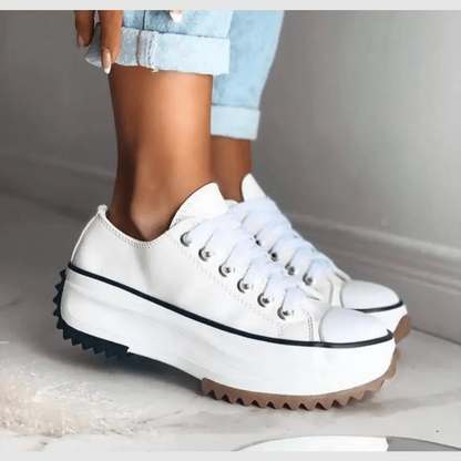 Platform sneakers met moderne details voor dames