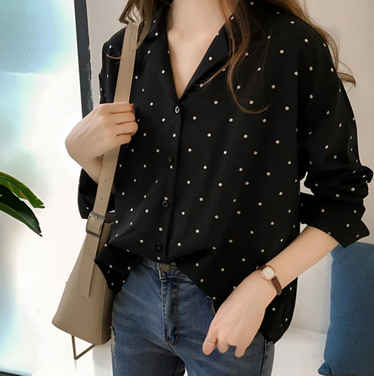 Leandra | speelse stippenblouse