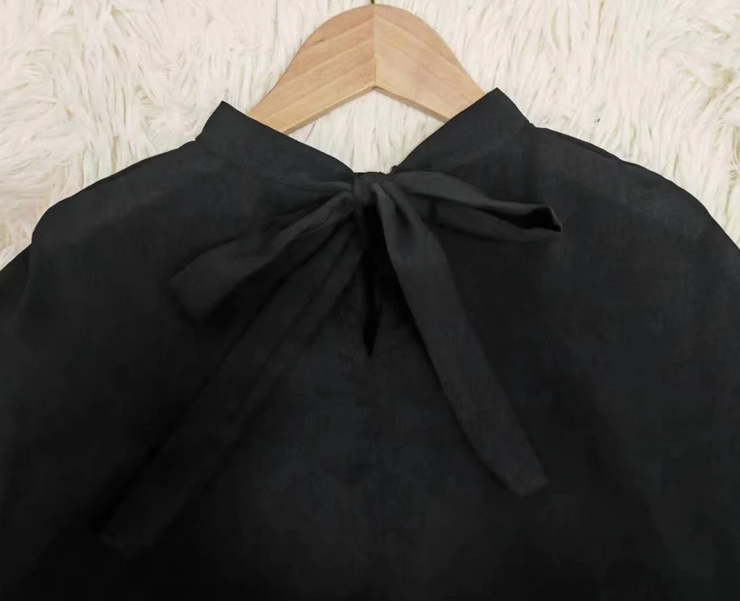 SpringStyle - zwarte effen kleur top met korte mouwen