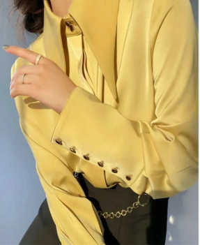 Millicent - elegante satijnen blouse met lange mouwen