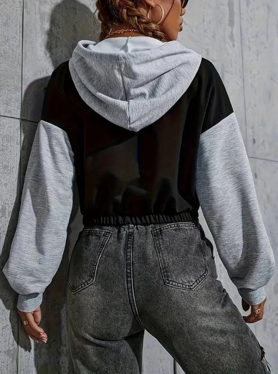 Cerese - stijlvolle korte hoodie gemaakt van katoen