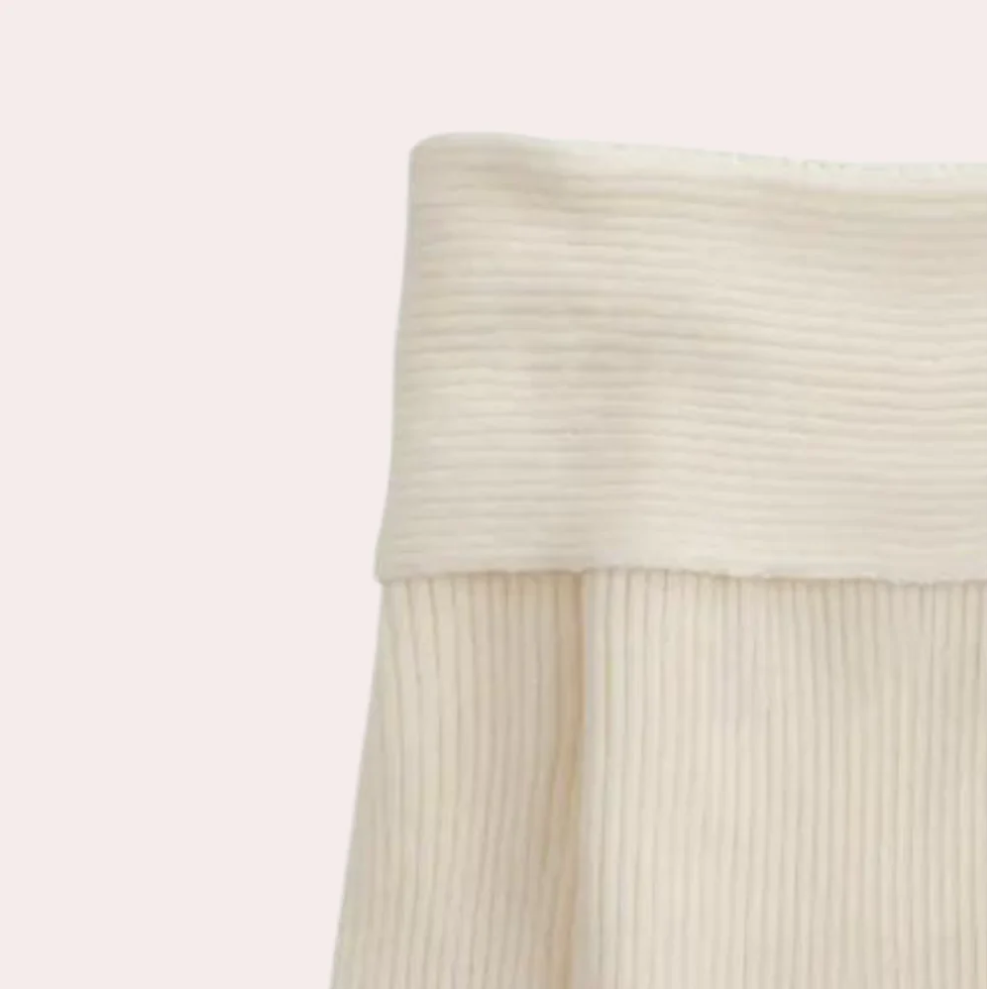 Leorina - stijlvolle off-shoulder trui voor dames met een elegant gebreid patroon