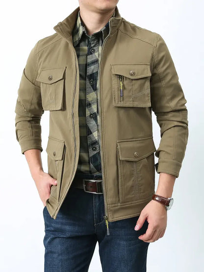 Robuust en weerbestendig heren outdoorjack van nylon