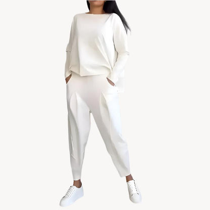 Ilse - elegant tweedelig vrijetijdspak voor dames in effen design